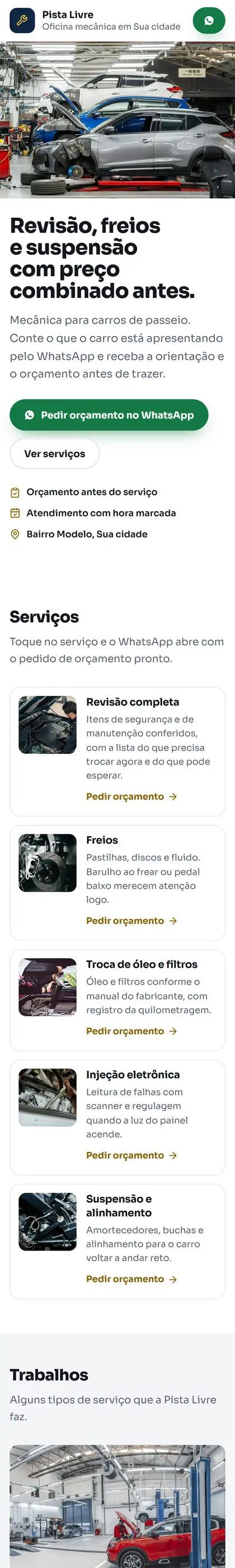 Celular mostrando o modelo de exemplo Mecânica Pista Livre, com foto da oficina, serviços e botão de WhatsApp